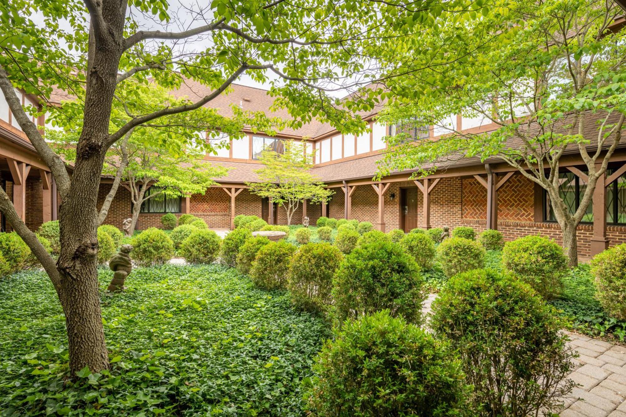 The English Inn Of Charlottesville Bagian luar foto
